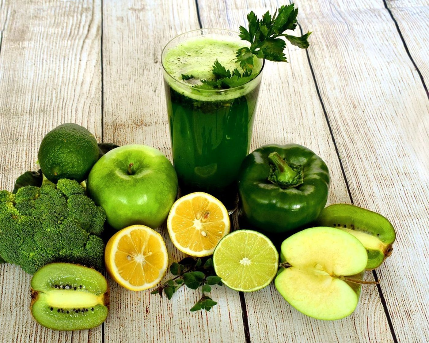 Smoothie ve meyve suyu barımız